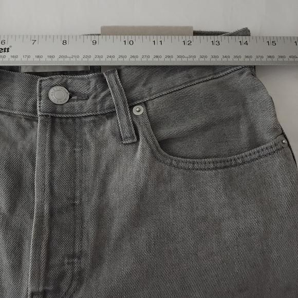 Everlane The 90s Cheeky High Rise Straight Crop Jeans In Grey - Picture 7 of 9